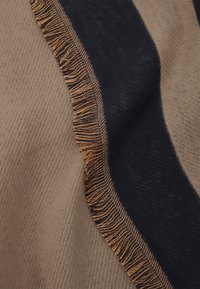 Thumbnail Image 2