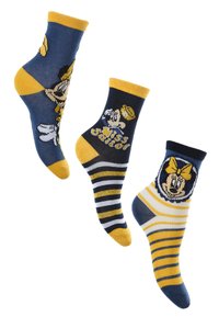 Tres pares de calcetines que presentan una mezcla de colores amarillo, azul marino y blanco. Los diseños incluyen personajes y rayas. Material de punto suave.