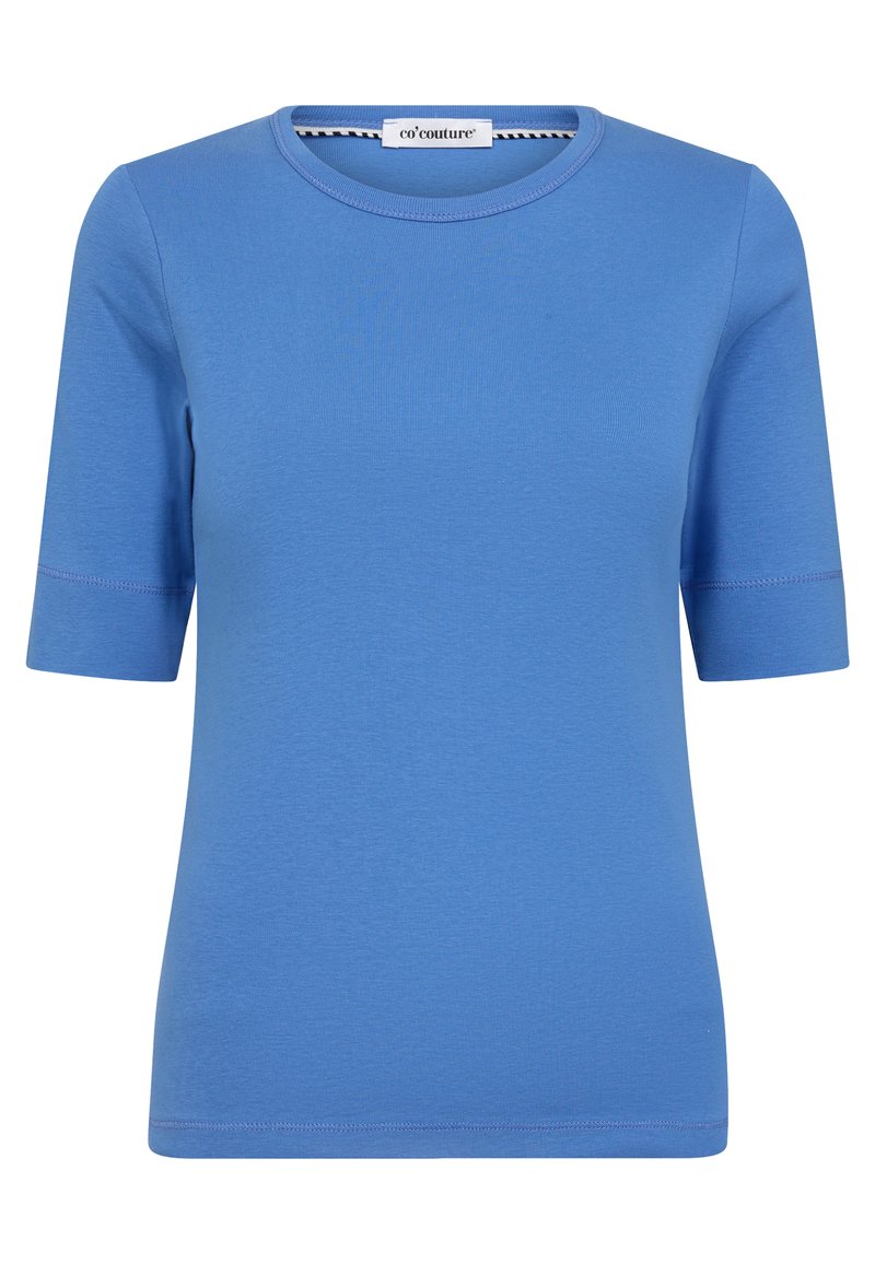 T-shirt blu a maniche corte realizzato in tessuto morbido, con scollatura rotonda e dettagli di cucitura discreti lungo le maniche e l'orlo.