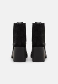 Zign Korolliset nilkkurit - black