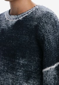 Desigual Sweter
