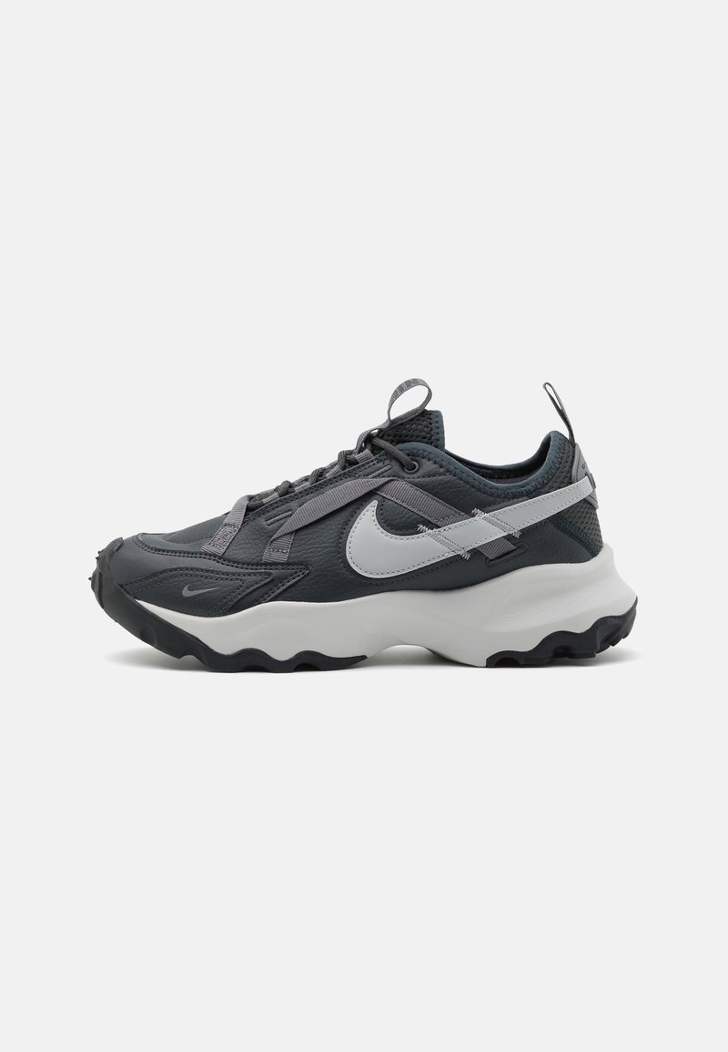 Nike Sportswear - TC 7900 - Sportcipő - anthracite/metallic platinum/platinum tint/smoke grey, Nagyítás