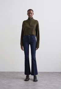Mother THE WEEKENDER FRAY - Džíny Bootcut - dark blue denim