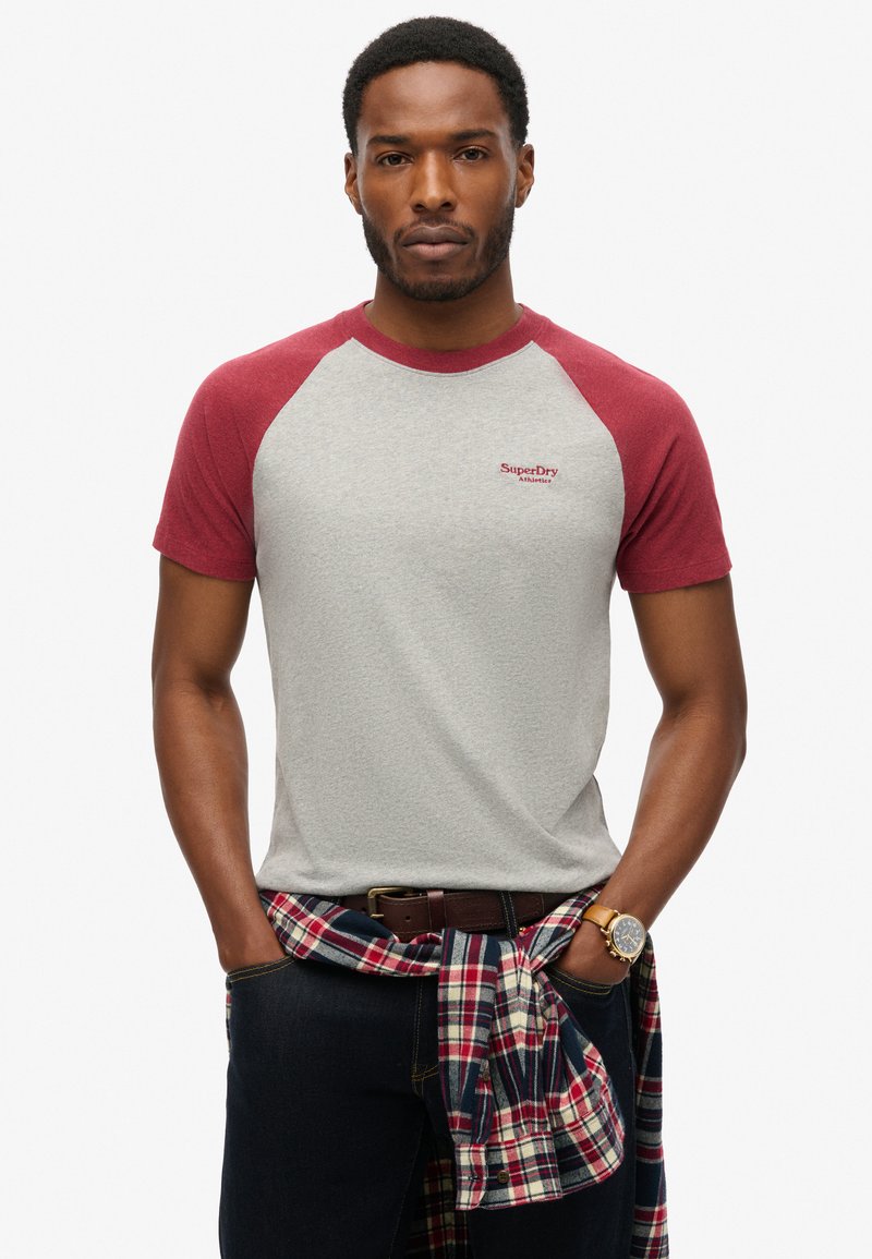 Superdry & Co ESSENTIAL czerwony