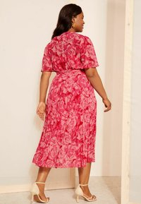 Friends Like These FLUTTER SLEEVE   - REGULAR FIT - Denné šaty - pink
