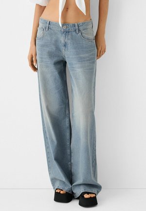 Bershka LOW-RISE BAGGY - Traperice opuštenog kroja - light blue