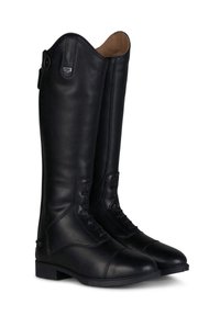 Botas de montar de cuero negro con un diseño alto, que presentan un cierre de cordones en la parte delantera, punta redondeada y un pequeño acento decorativo de metal. Textura suave.