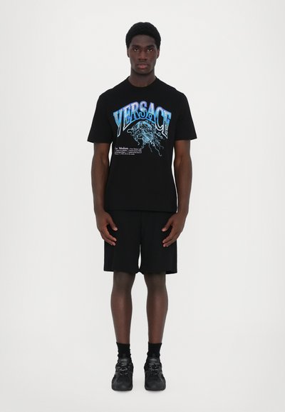 Versace PRINT MEDUSA VASRSITY - Print T-shirt - black