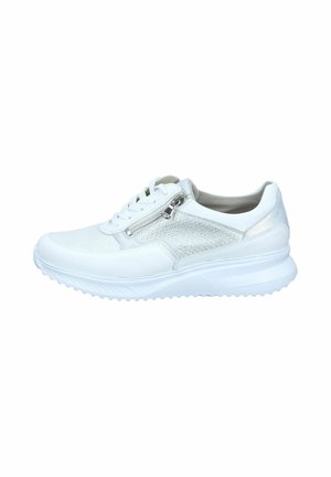 Weißer Sportschuh aus strukturiertem Stoff mit seitlichem Reißverschluss, Schnürung vorne und dicker strukturierter Sohle, von der Außenseite gezeigt.