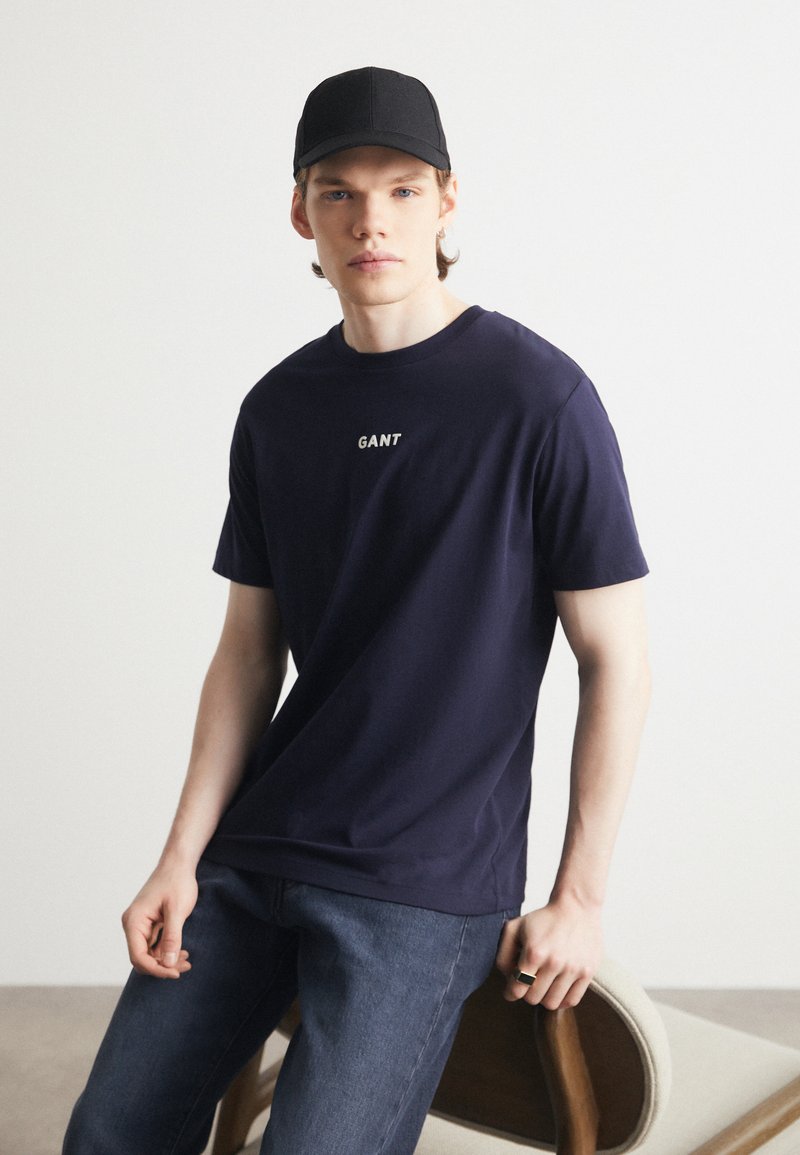 Gant Black Contrast Logo Regular Fit Tshirt