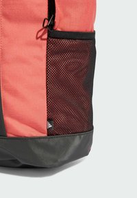 adidas Performance ESSENTIALS LINEAR - Ruksak - preloved scarlet black white