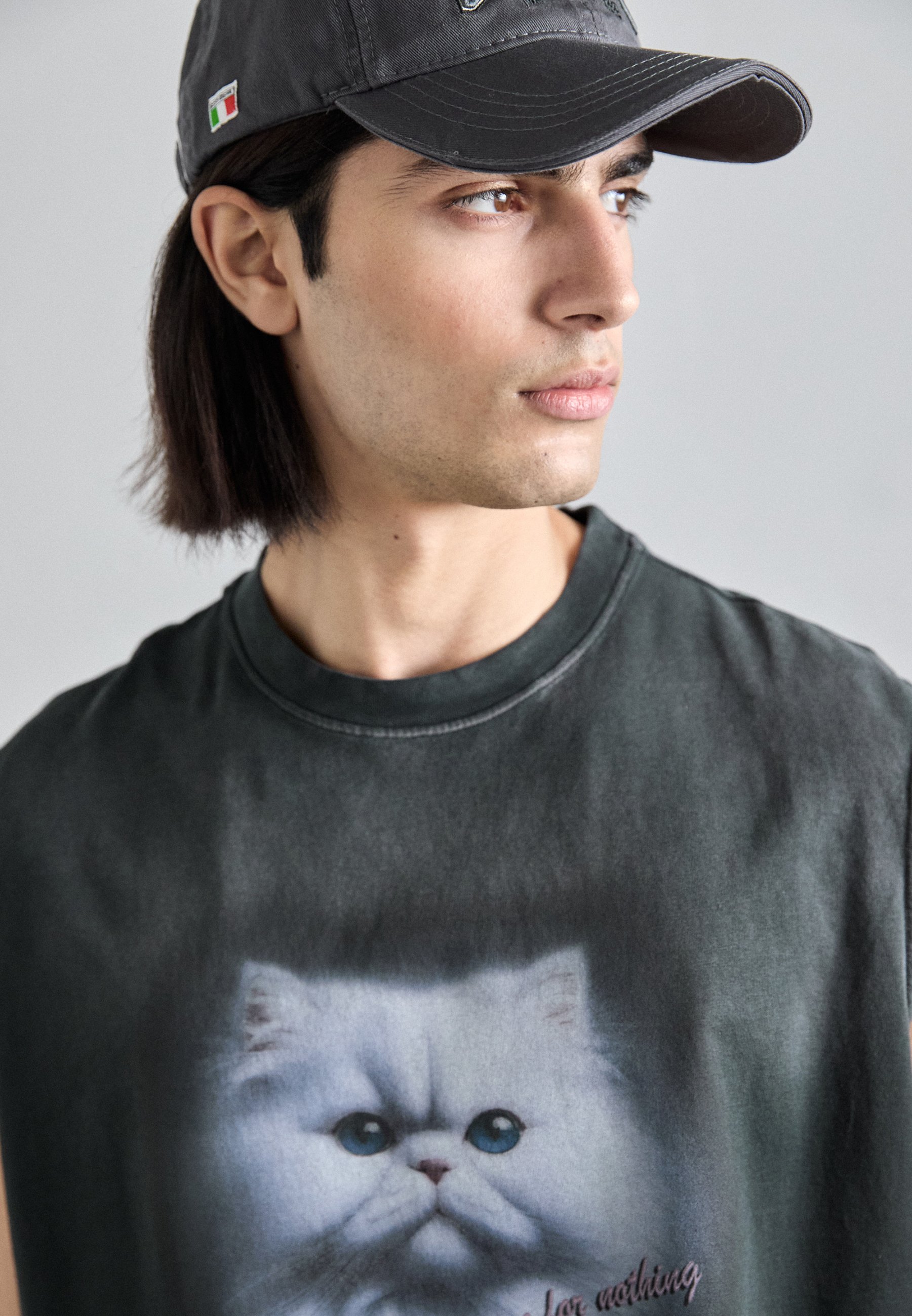 【GCDS】★CAT BOXY T-SHIRT☆DKTAA21085SK Kitten Boxy Top Dark Grey | GCDS Official Website