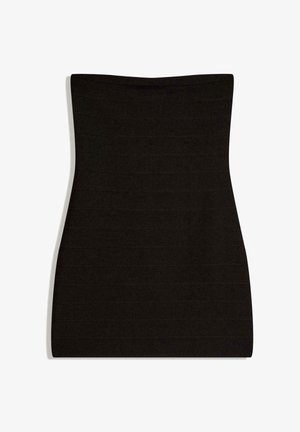 Rochie mini neagră bodycon fără bretele, cu detalii din material în stil bandaj orizontal.
