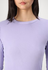 GAP ESSENTIAL - Longsleeve - warm violet
