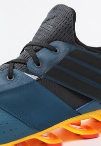 adidas Performance Obuwie do biegania Szlak
