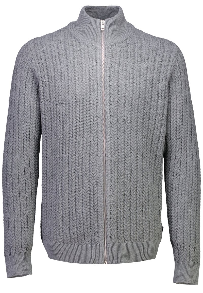 Maglione grigio con zip e colletto alto, caratterizzato da un motivo a trecce testurizzato, polsini e orlo a coste per una vestibilità aderente.