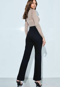 Lipsy HIGH WAIST - Egyenes szárú farmer - black