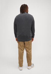 Jack & Jones JPRBLALIAM HALF ZIP  - Strickpullover - dark grey melange