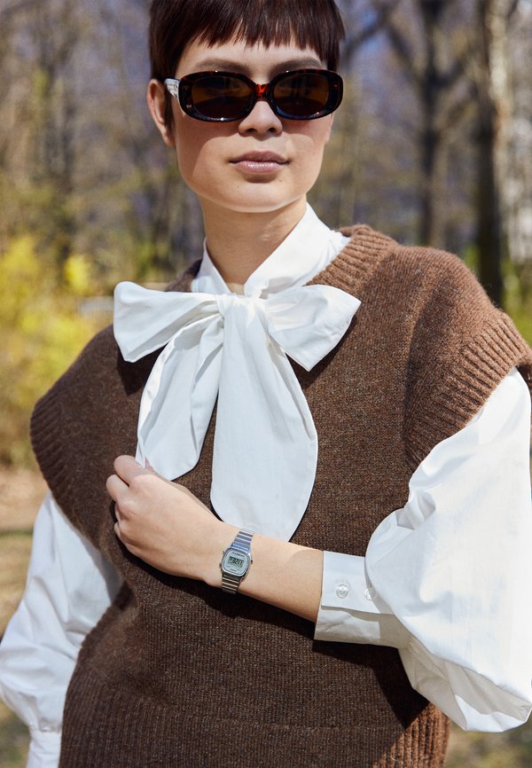 Digitaluhr - silberfarben