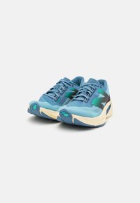 New Balance FUELCELL REBEL V4 - Apavi skriešanai pa asfaltu - blue