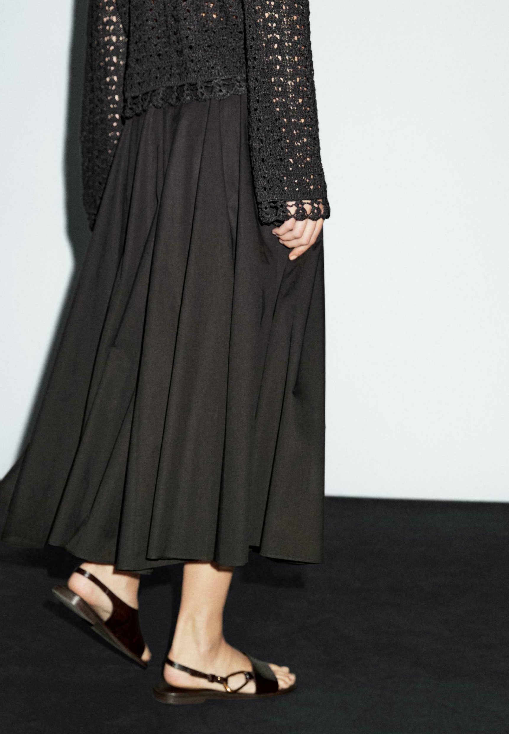 Massimo Dutti LONG FLARED - Maxi skirt - black - Zalando.co.uk