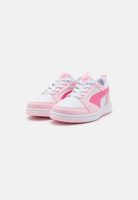 Puma REBOUND V6 UNISEX - Sneakers basse - white/fast pink/whisp of pink