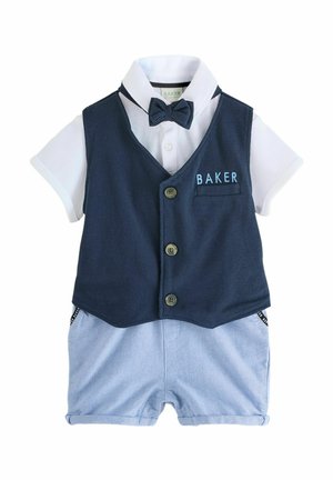 Marineblaues Weste mit drei Knöpfen und "BAKER"-Bestickung, weißes Hemd mit kurzen Ärmeln und hellblaue Shorts. Inklusive einer passenden Fliege.