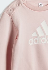 adidas Performance BADGE OF SPORT - Tuta - sandy pink/white
