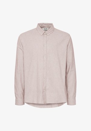 Chemise à manches longues boutonnée avec fines rayures verticales rouges et blanches et col classique.