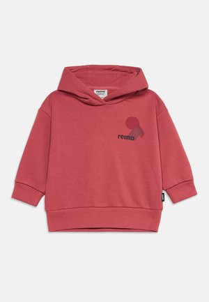Sweat à capuche rose foncé pour enfants, manches longues, poignets et bas côtelés, avec un petit logo sur la poitrine gauche.