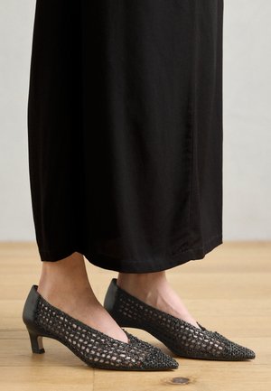 Classic heels - black