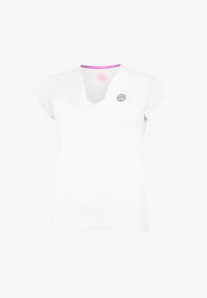 Camiseta blanca de manga corta con cuello en V, con un pequeño logo circular negro en el lado izquierdo del pecho y detalles en rosa en el interior del cuello.