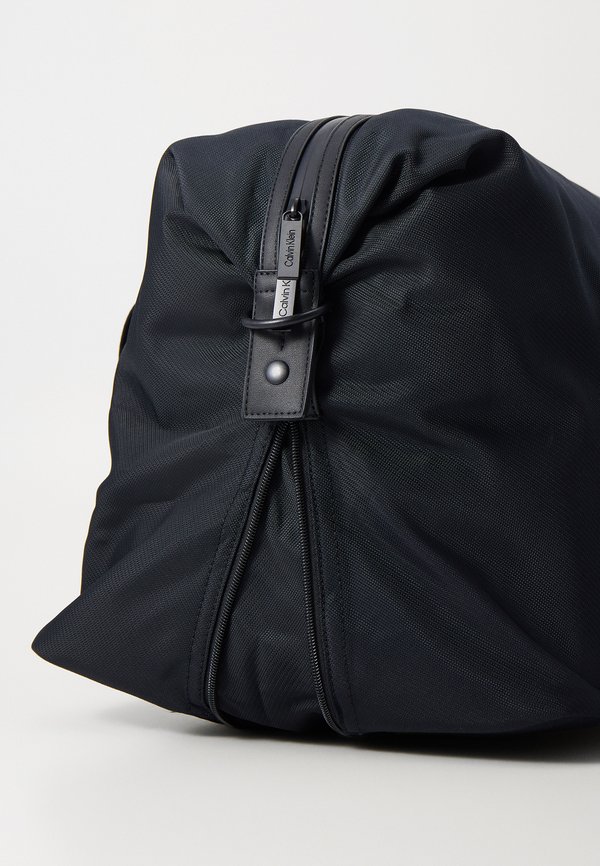 ESSENTIAL - Weekend bag3