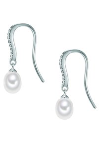 Pendientes de plata con un diseño de gancho curvado, que presentan un colgante de perla blanca y pequeñas piedras de acento a lo largo de la curva superior.