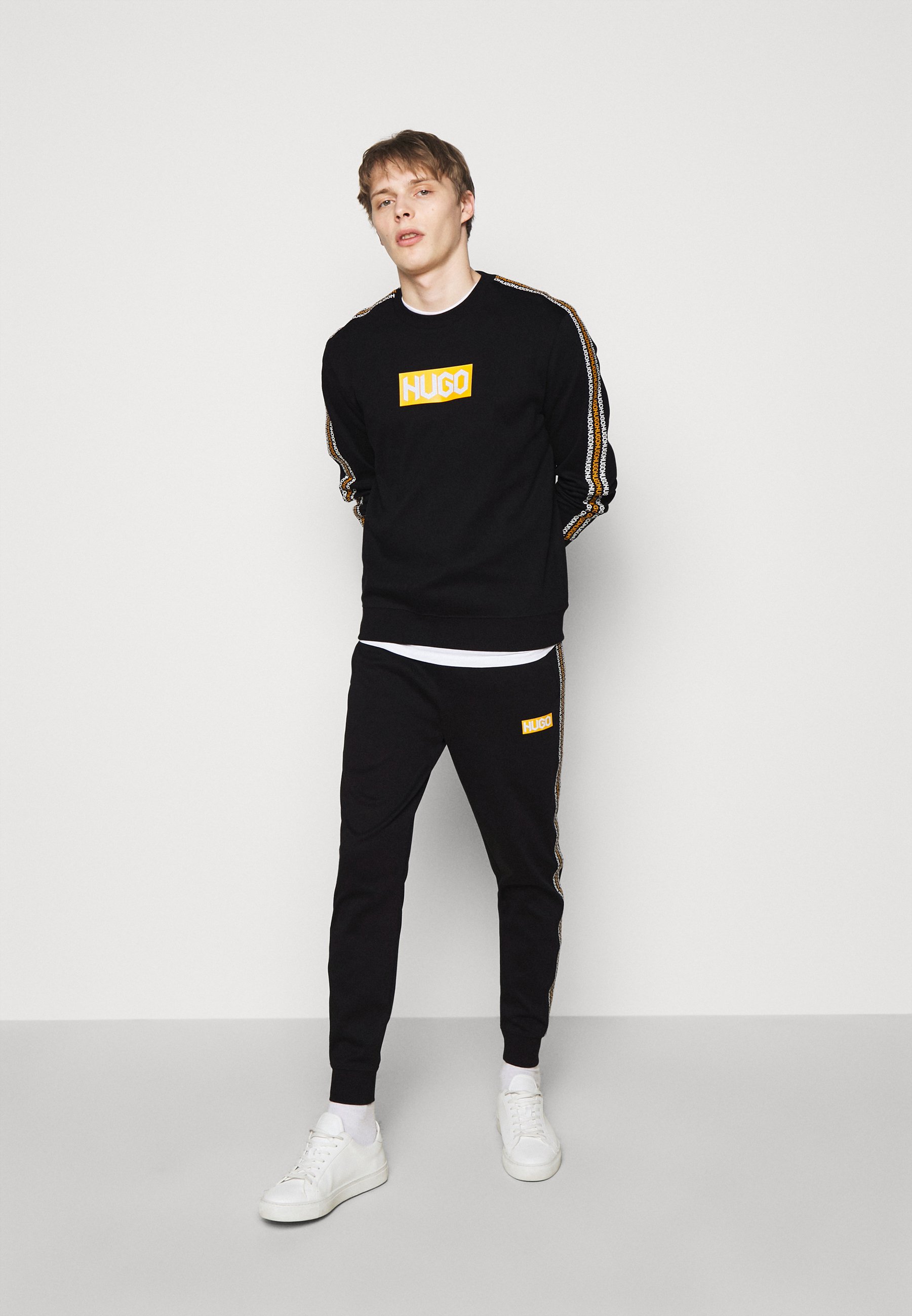 HUGO DUBESHI - Sweatshirt - black - Zalando.ie