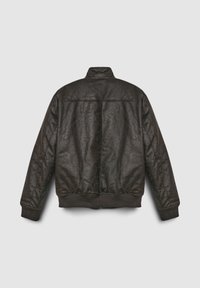 Braune Leder-Bomberjacke mit gerippten Bündchen und Saum, die eine glatte Textur und ein schlichtes, klassisches Design aufweist. Nur Rückansicht.