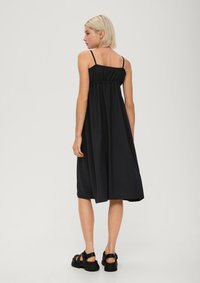 QS STRUKTURIERTES  - Jerseykleid - schwarz