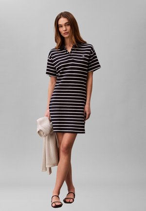 - Sukienka z dżerseju