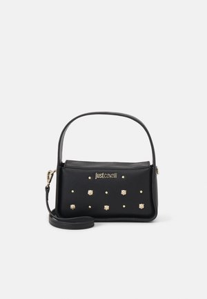 Sac à main noir Just Cavalli avec poignée courte et bandoulière longue détachable, décoré de petits clous dorés et du logo de la marque à l'avant.