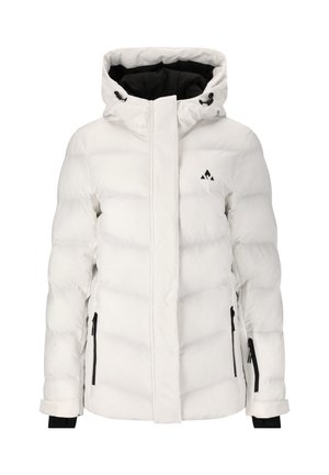 Valkoinen pehmustettu takki, jossa on korkea kaulus, mustat vetoketjupussit, säädettävä huppu ja huomaamaton logo rinnassa. Sujuva rakenne.