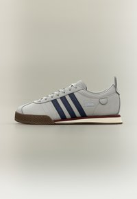 Επιλέχθηκε, grey two/night indigo