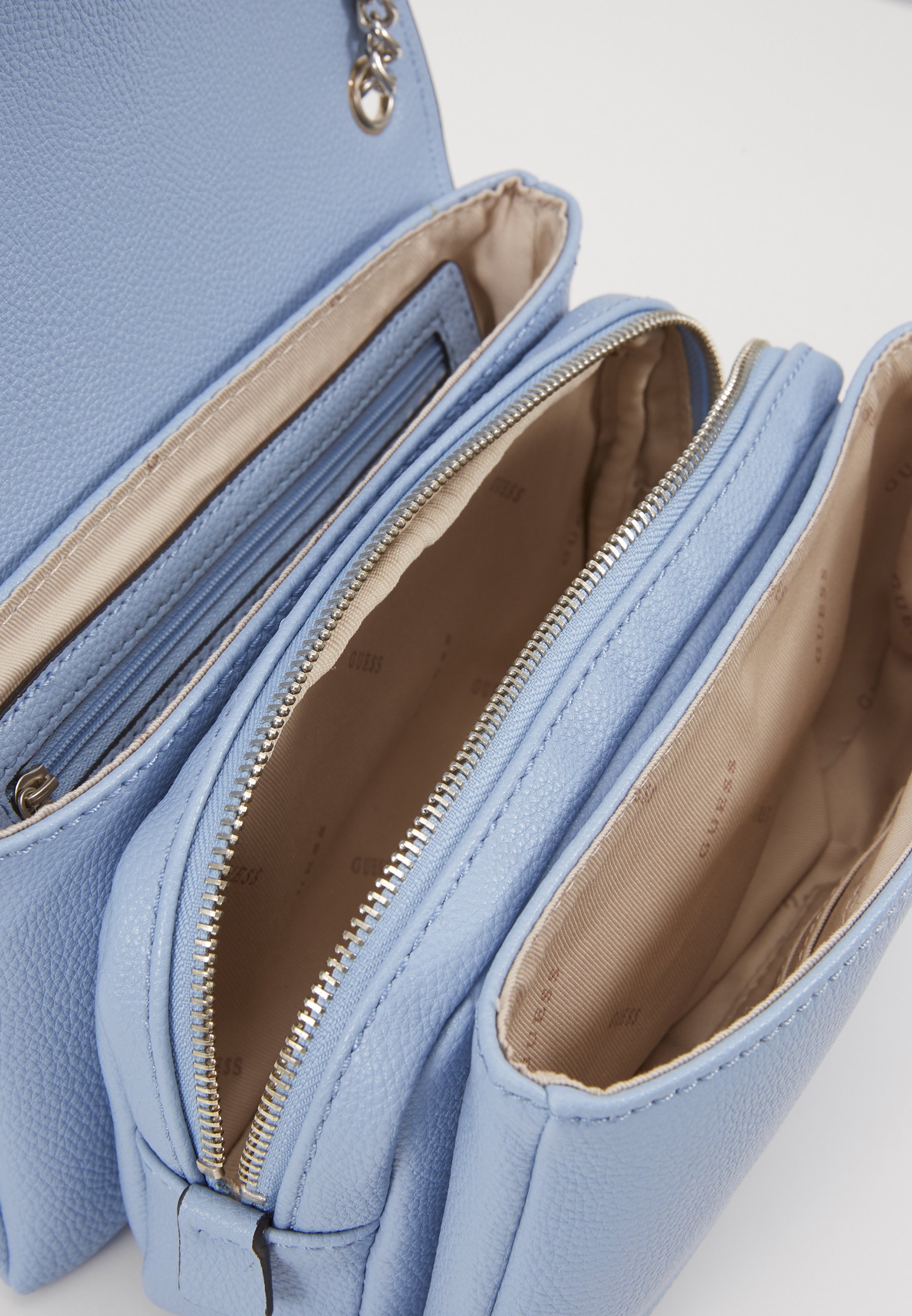 Guess NARITA CONVERTIBLE CROSSBODY Håndveske sky Guess NARITA CONVERTIBLE CROSSBODY Håndveske sky