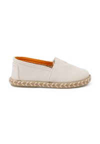 Scarpa slip-on in canvas beige chiaro con parte superiore texturizzata, fodera arancione e suola in juta intrecciata. Design minimalista senza decorazioni.