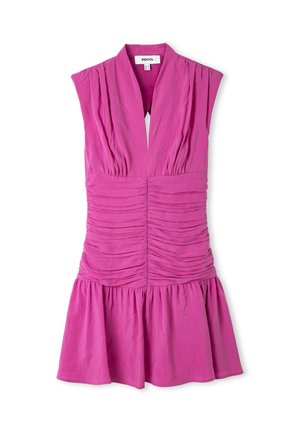 Vestido rosa sin mangas con escote en V profundo, con fruncido texturizado en el cuerpo y una falda acampanada. Hecho de una tela suave y ligera.