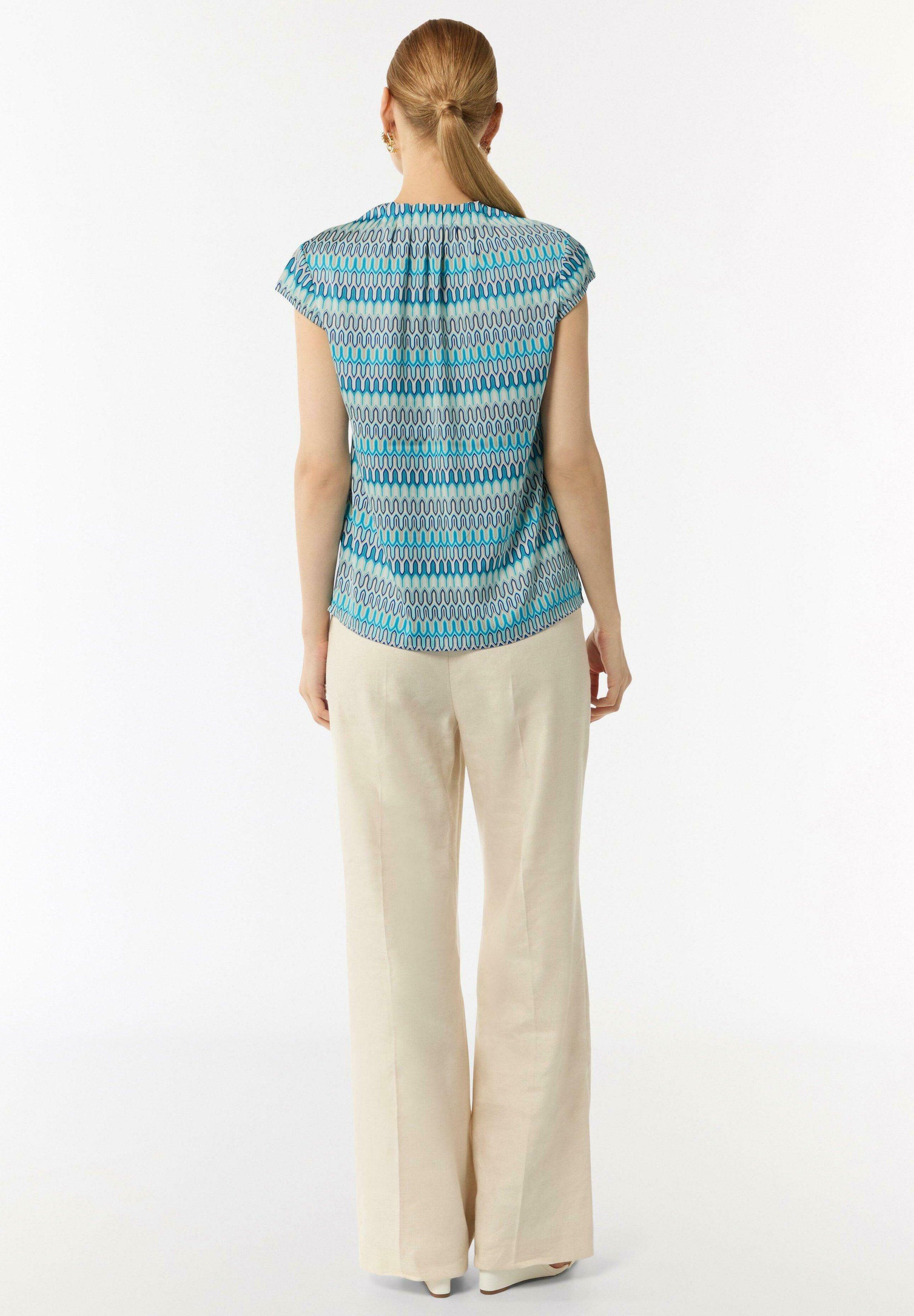 Comma Bluse Mit Allover-Print & Faltendetail | Satin, Hochgeschlossen, Kappärmel – Regular Fit