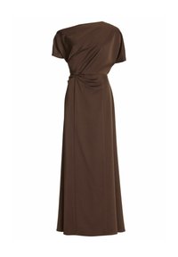 Robe marron longue jusqu'au sol avec manches courtes et détail de taille froncée, présentée sur un fond blanc.