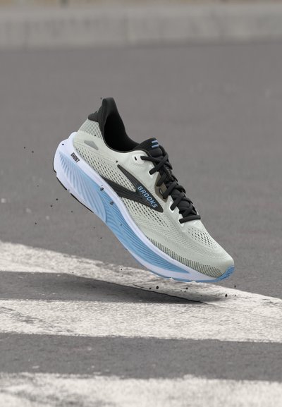 Brooks GHOST 18