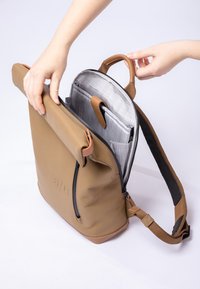 Aunts & Uncles WAKAYAMA - Tagesrucksack - tapir