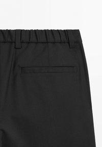 Massimo Dutti WOOL BLEND COOL WOOL DARTED PANTS - Trousers - black