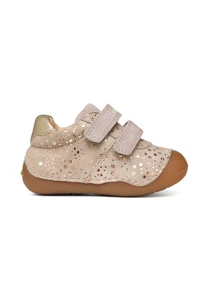 Scarpa beige in camoscio per bambino con pois dorati, due strisce a strappo, dettaglio dorato sul tallone e suola in gomma marrone.